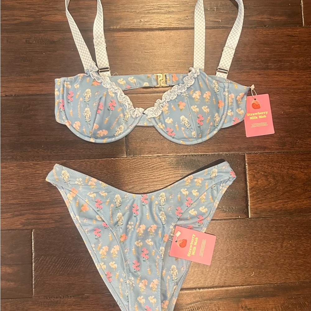 Strawberry Milkmob “Brad’s Fav Top + Bottom”